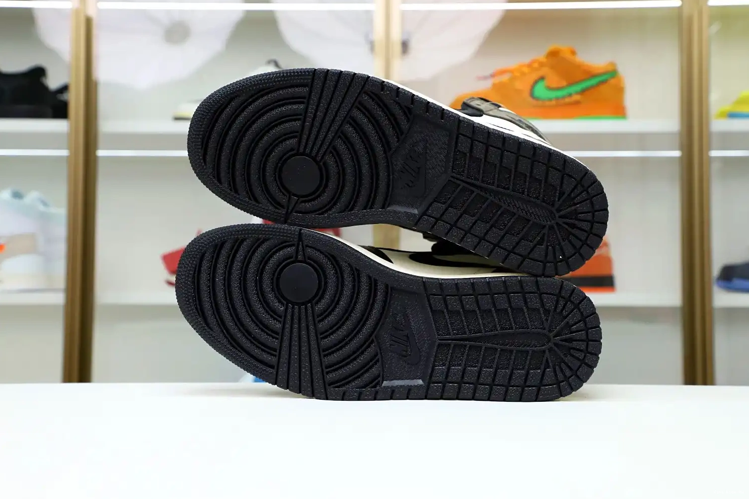 HIGH 'DARK RETRO Kimikick OG AIR JORDAN MOCHA' 1 0504